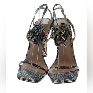 Ladies Steve Madden Multi Colored Leg Strap Heels/Sandals Size 8M